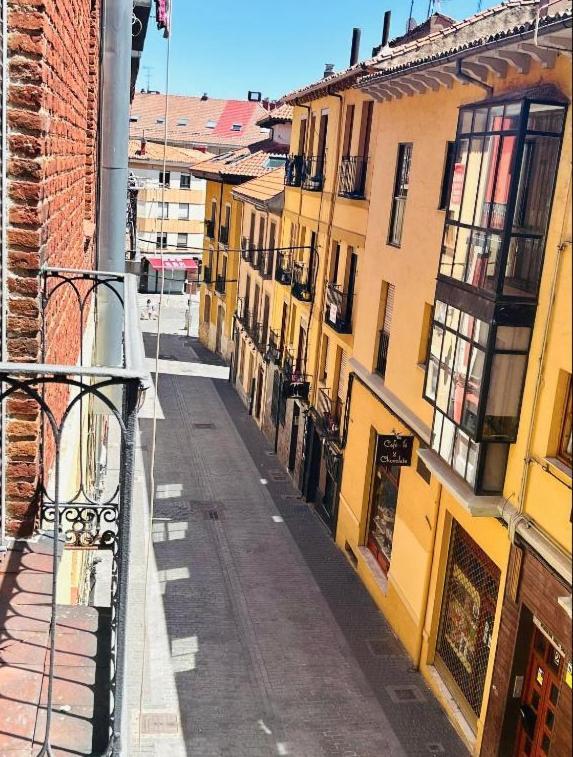 Arquitecto De La Vida- Plaza Mayor Leon Ngoại thất bức ảnh