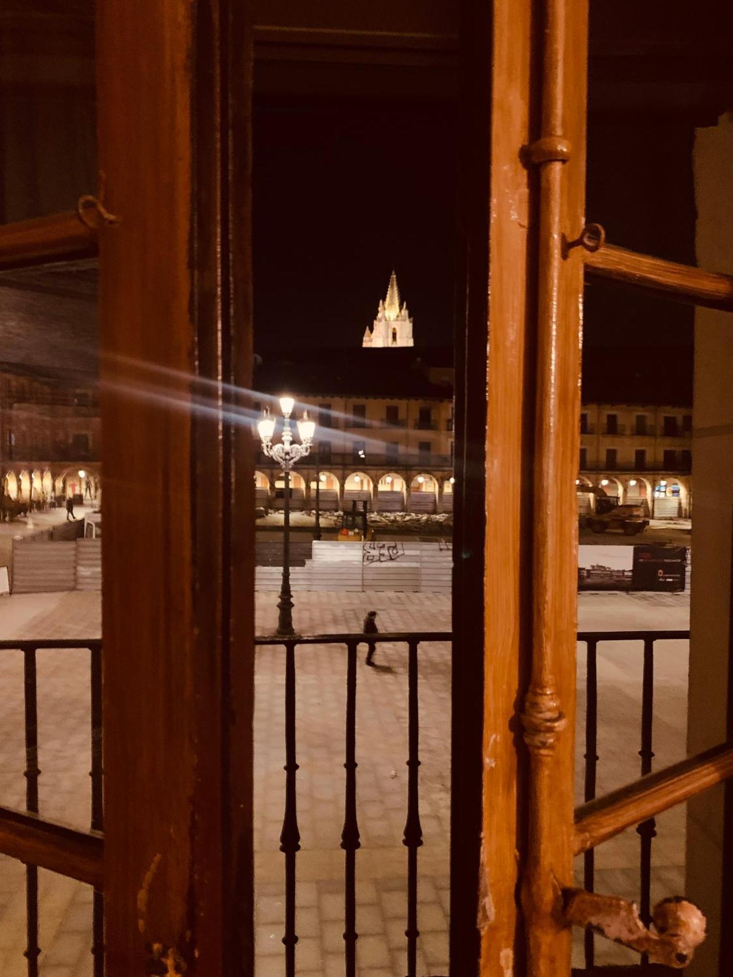 Arquitecto De La Vida- Plaza Mayor Leon Ngoại thất bức ảnh